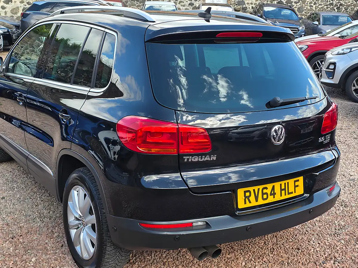 Used 2014 Volkswagen Tiguan Bluemotion Tech Match Deep Black Pearl - Interior and Exterior details 15