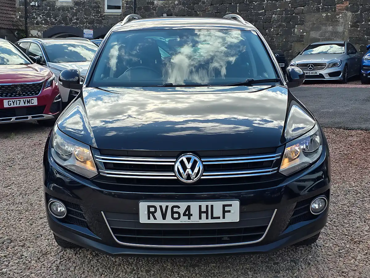Used 2014 Volkswagen Tiguan Bluemotion Tech Match Deep Black Pearl - Interior and Exterior details 3