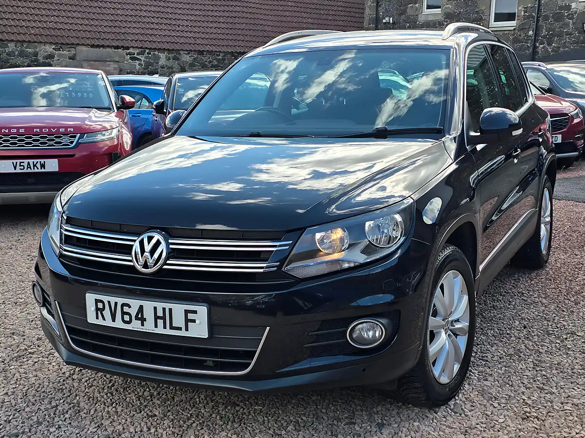 Used 2014 Volkswagen Tiguan Bluemotion Tech Match Deep Black Pearl - Interior and Exterior details 5
