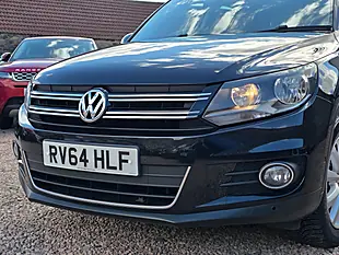 Used 2014 Volkswagen Tiguan Bluemotion Tech Match Deep Black Pearl - Interior and Exterior details 6