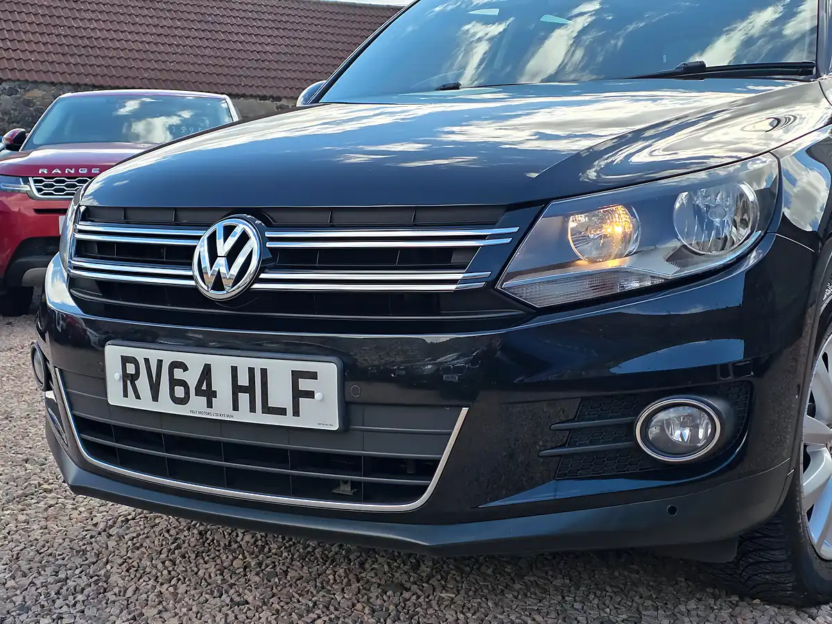 Used 2014 Volkswagen Tiguan Bluemotion Tech Match Deep Black Pearl - Interior and Exterior details 6