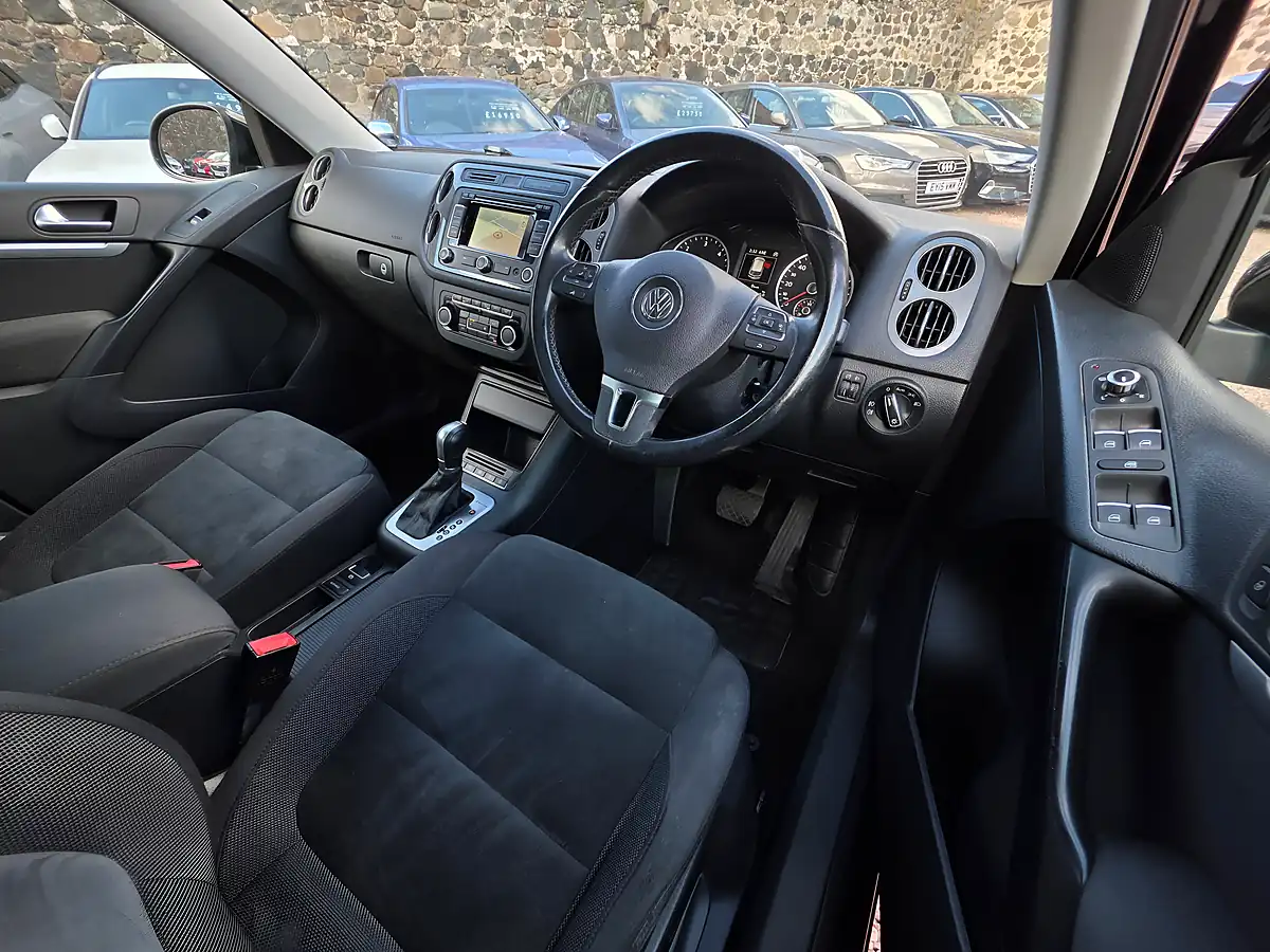 Used 2014 Volkswagen Tiguan Bluemotion Tech Match Deep Black Pearl - Interior and Exterior details 8