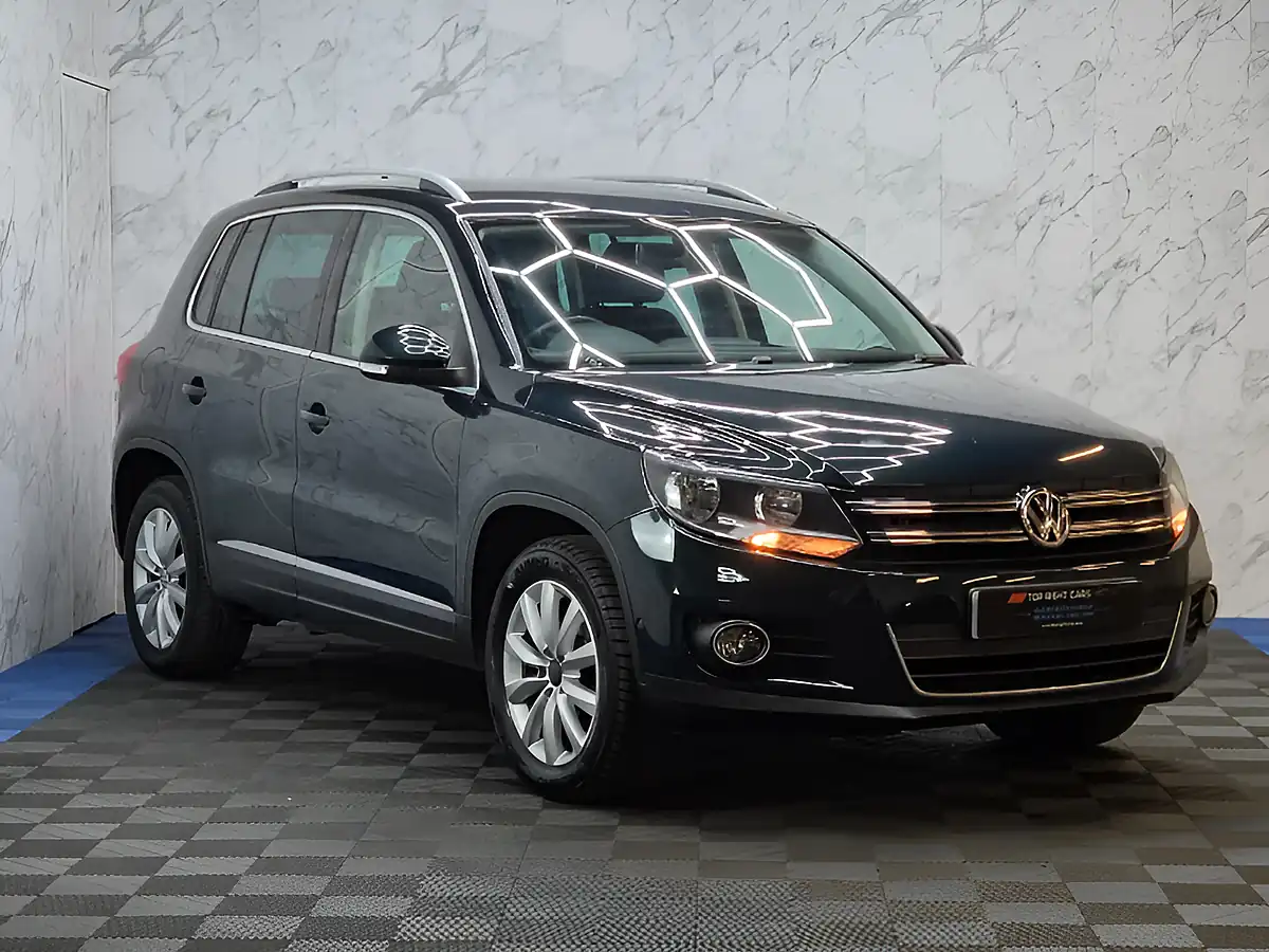 Used 2014 Volkswagen Tiguan Bluemotion Tech Match Green - Front View