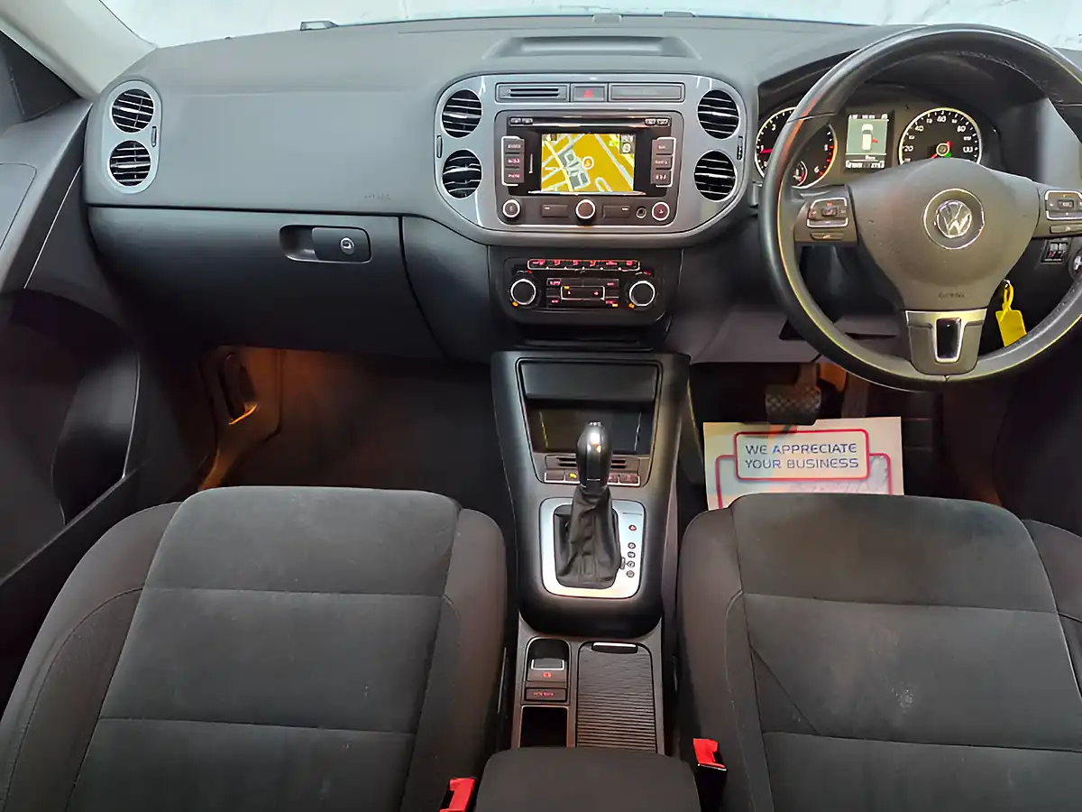 Used 2014 Volkswagen Tiguan Bluemotion Tech Match Green - Interior and Exterior details 11