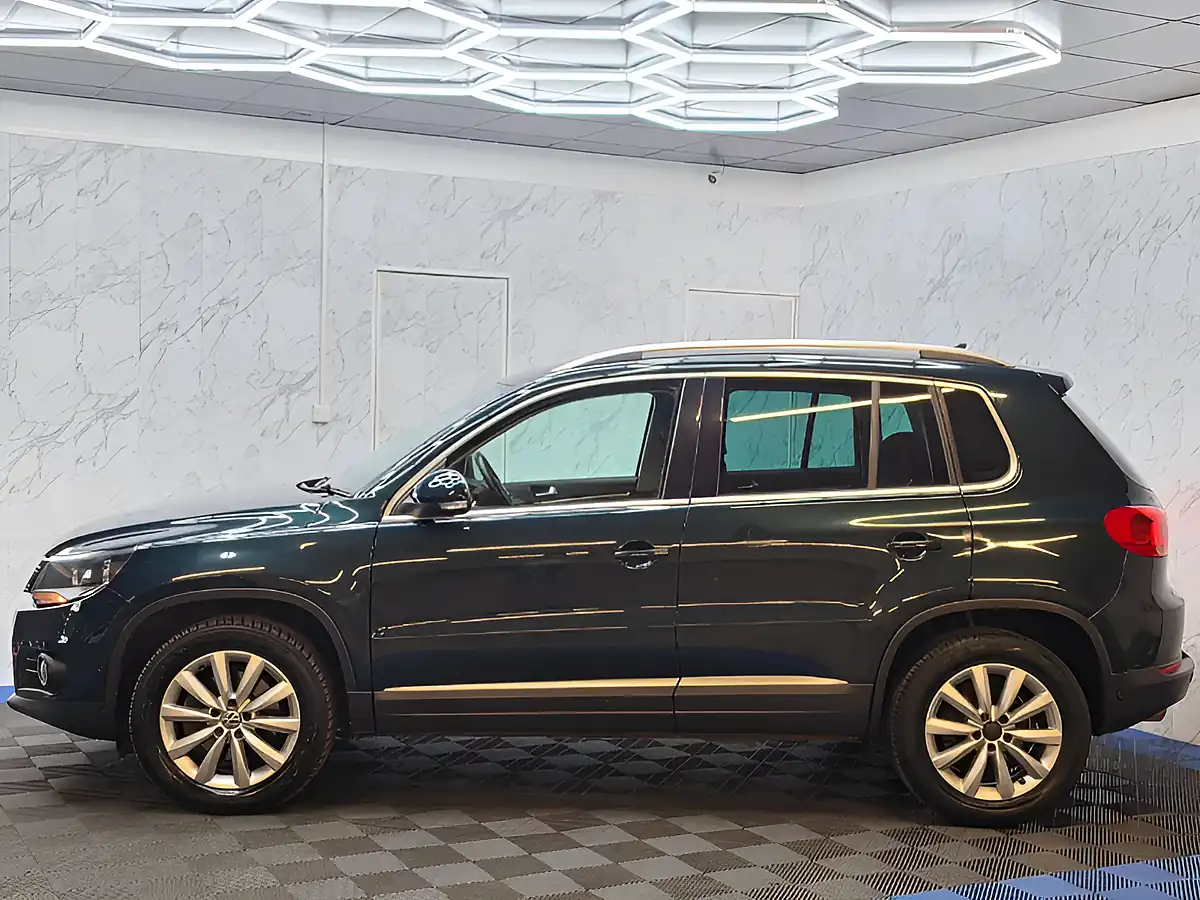 Used 2014 Volkswagen Tiguan Bluemotion Tech Match Green - Interior and Exterior details 8