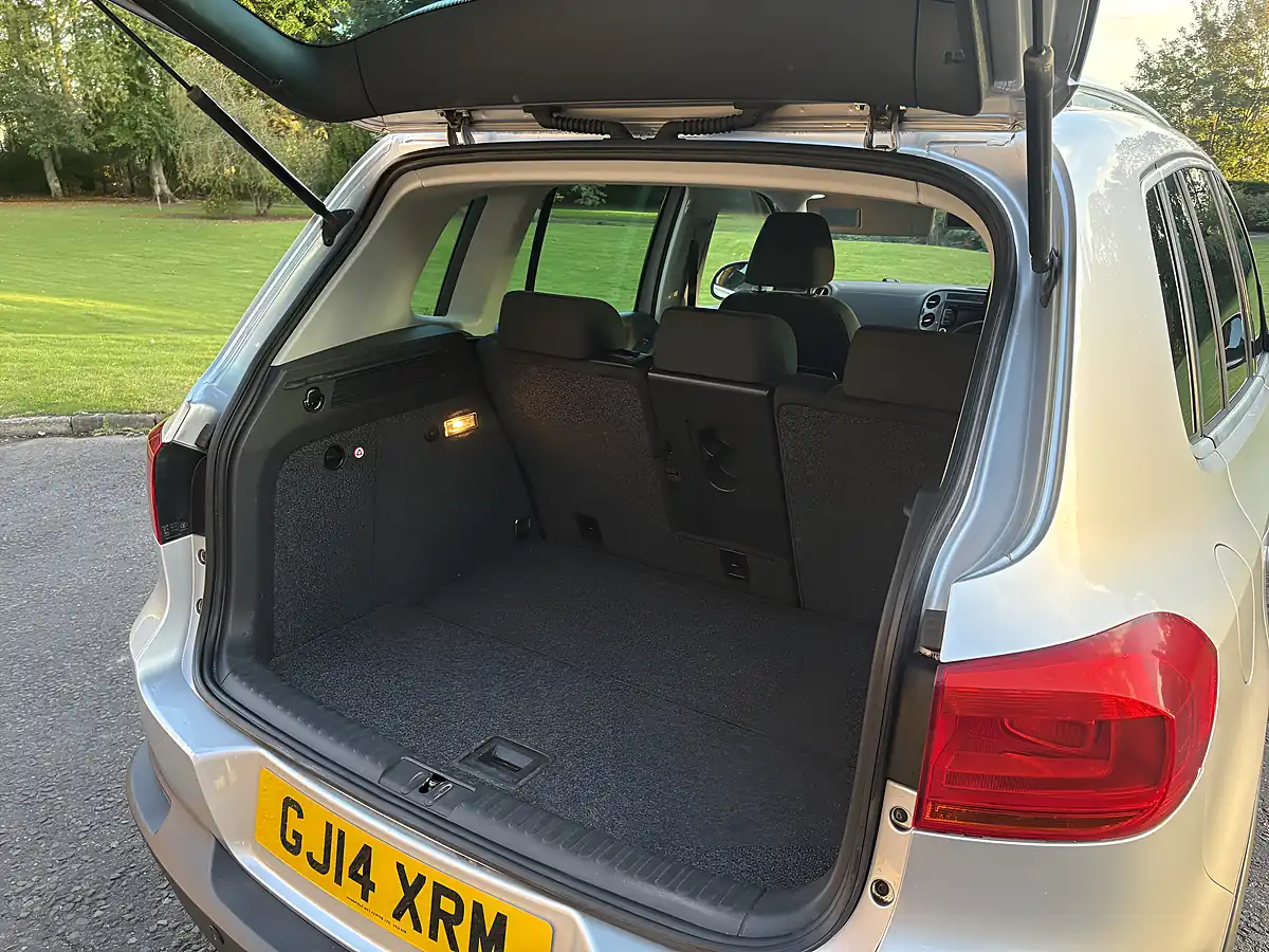 Used 2014 Volkswagen Tiguan Bluemotion Tech Match Silver - Interior and Exterior details 12