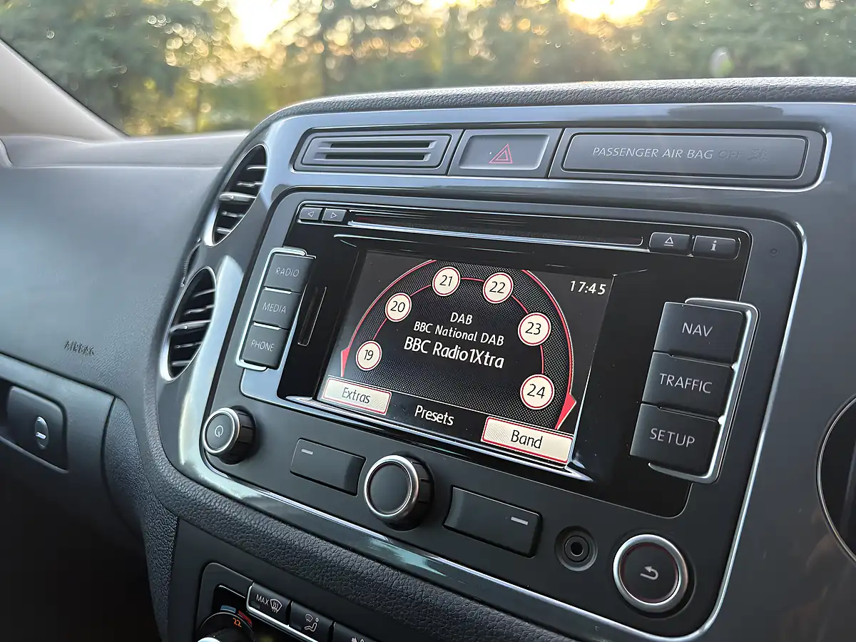 Used 2014 Volkswagen Tiguan Bluemotion Tech Match Silver - Interior and Exterior details 19