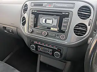 Used 2014 Volkswagen Tiguan Bluemotion Tech Match White - Interior and Exterior details 11