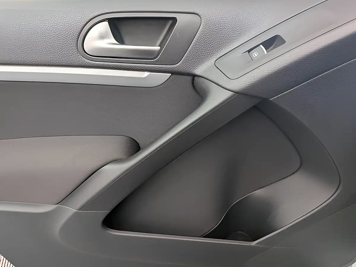 Used 2014 Volkswagen Tiguan Bluemotion Tech Match White - Interior and Exterior details 19