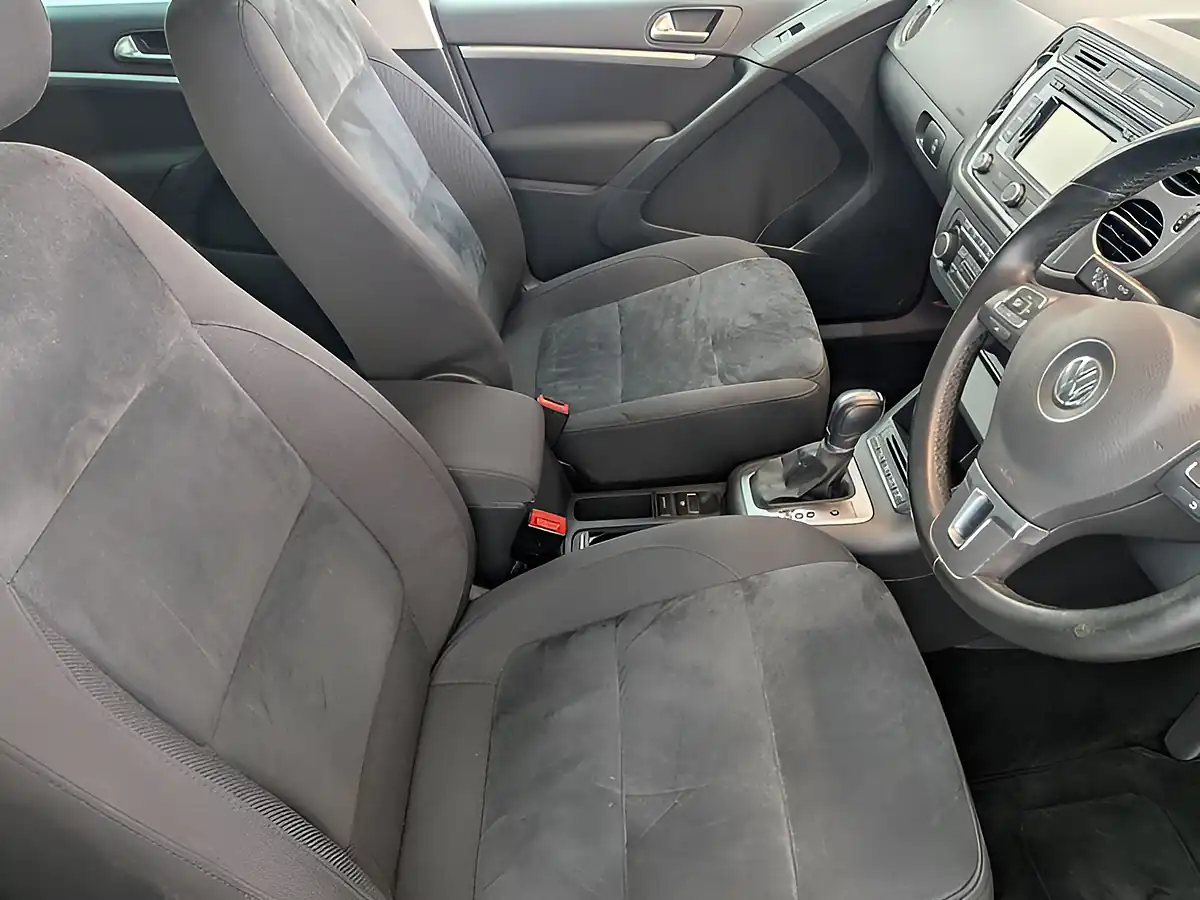 Used 2014 Volkswagen Tiguan Bluemotion Tech Match White - Interior and Exterior details 9