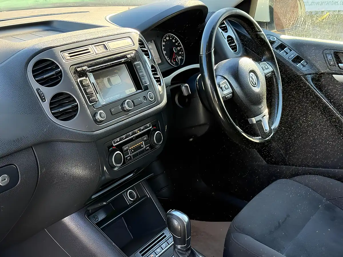 Used 2014 Volkswagen Tiguan Bluemotion Tech Match White - Interior and Exterior details 10