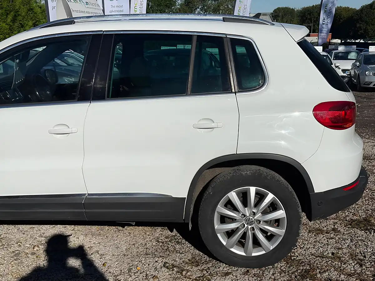 Used 2014 Volkswagen Tiguan Bluemotion Tech Match White - Interior and Exterior details 14