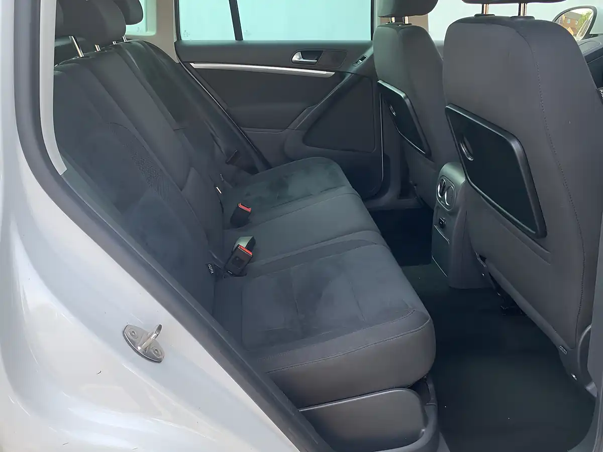 Used 2014 Volkswagen Tiguan Bluemotion Tech Match White - Interior and Exterior details 8