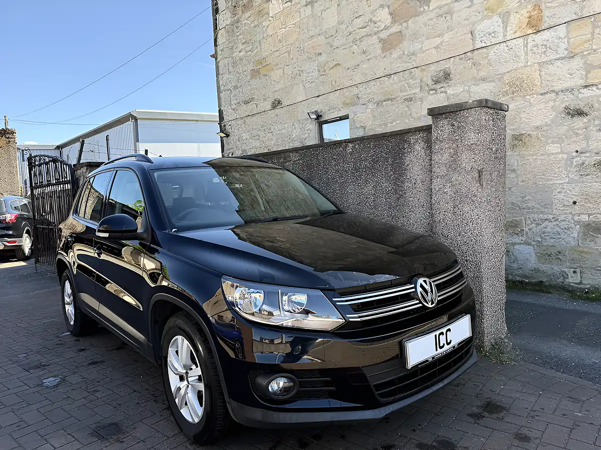 Used 2014 Volkswagen Tiguan Bluemotion Tech S Black - Front View