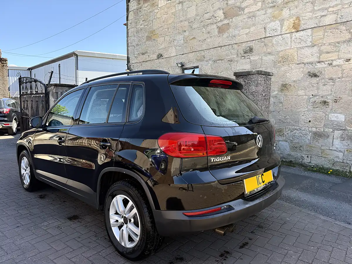 Used 2014 Volkswagen Tiguan Bluemotion Tech S Black - Interior and Exterior details 11
