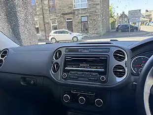 Used 2014 Volkswagen Tiguan Bluemotion Tech S Black - Interior and Exterior details 12