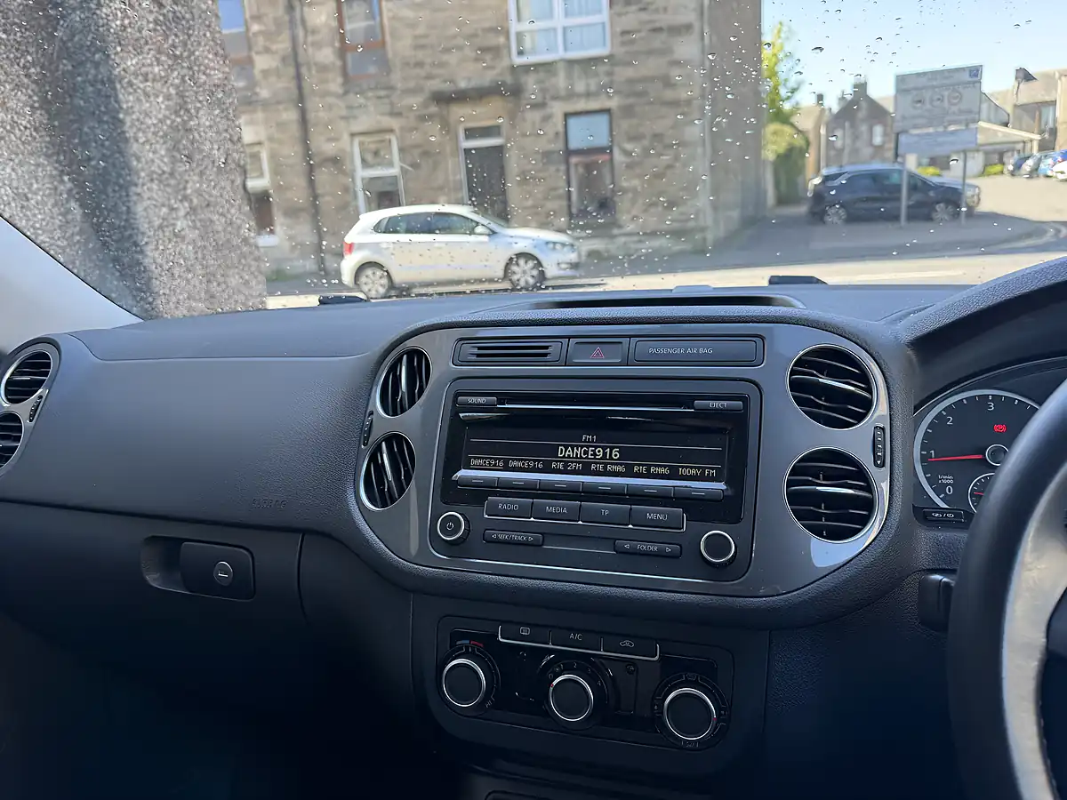 Used 2014 Volkswagen Tiguan Bluemotion Tech S Black - Interior and Exterior details 12