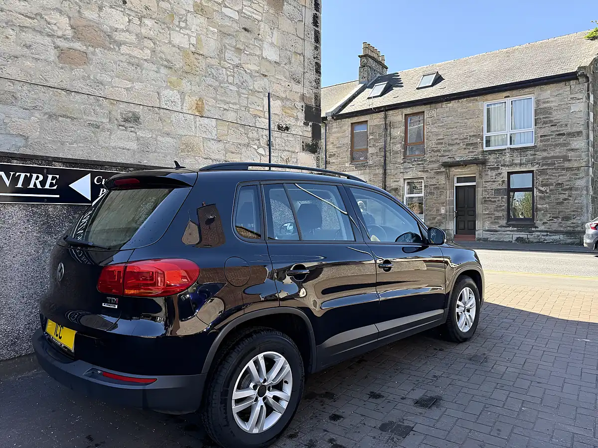 Used 2014 Volkswagen Tiguan Bluemotion Tech S Black - Interior and Exterior details 14