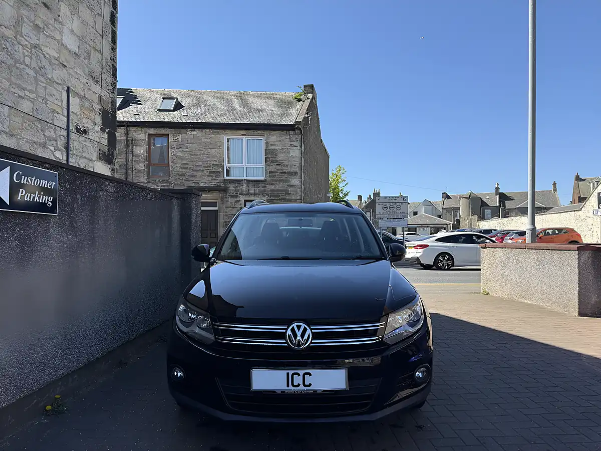 Used 2014 Volkswagen Tiguan Bluemotion Tech S Black - Interior and Exterior details 5