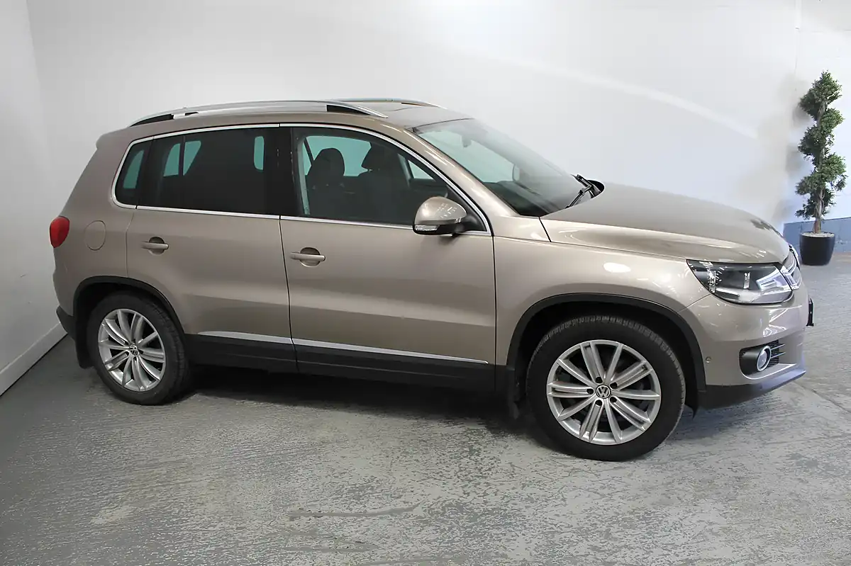 Used 2014 Volkswagen Tiguan Match Beige - Interior and Exterior details 3