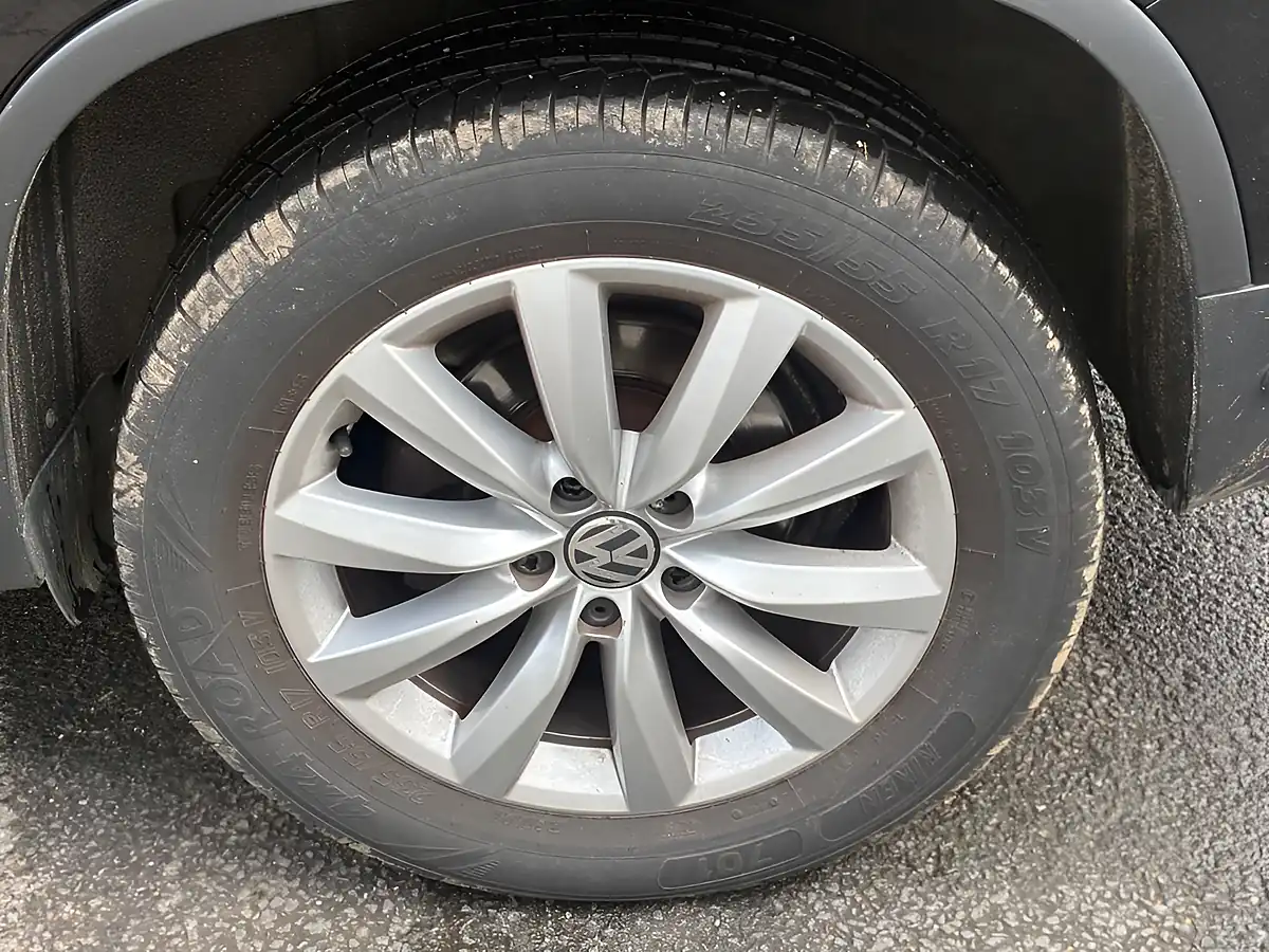 Used 2014 Volkswagen Tiguan Match Black - Interior and Exterior details 13