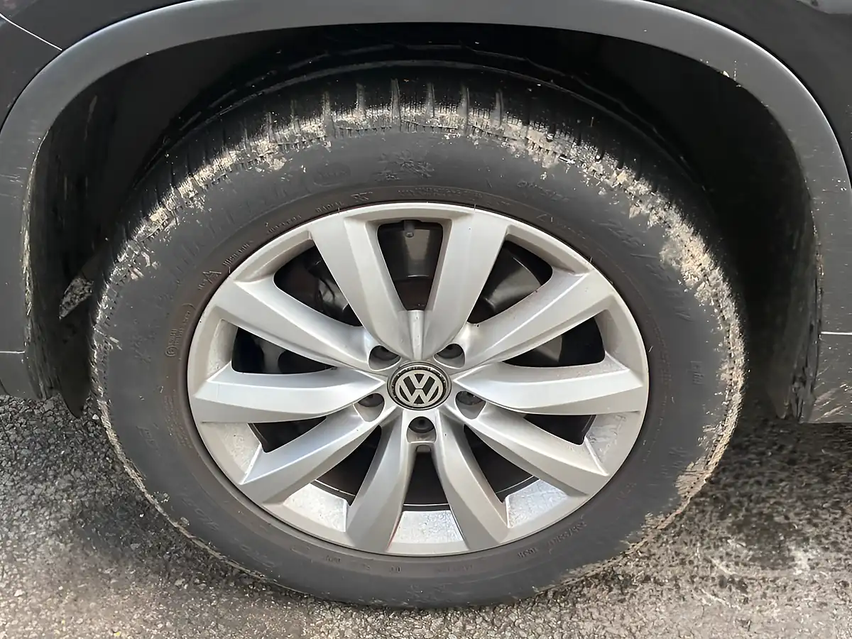 Used 2014 Volkswagen Tiguan Match Black - Interior and Exterior details 15
