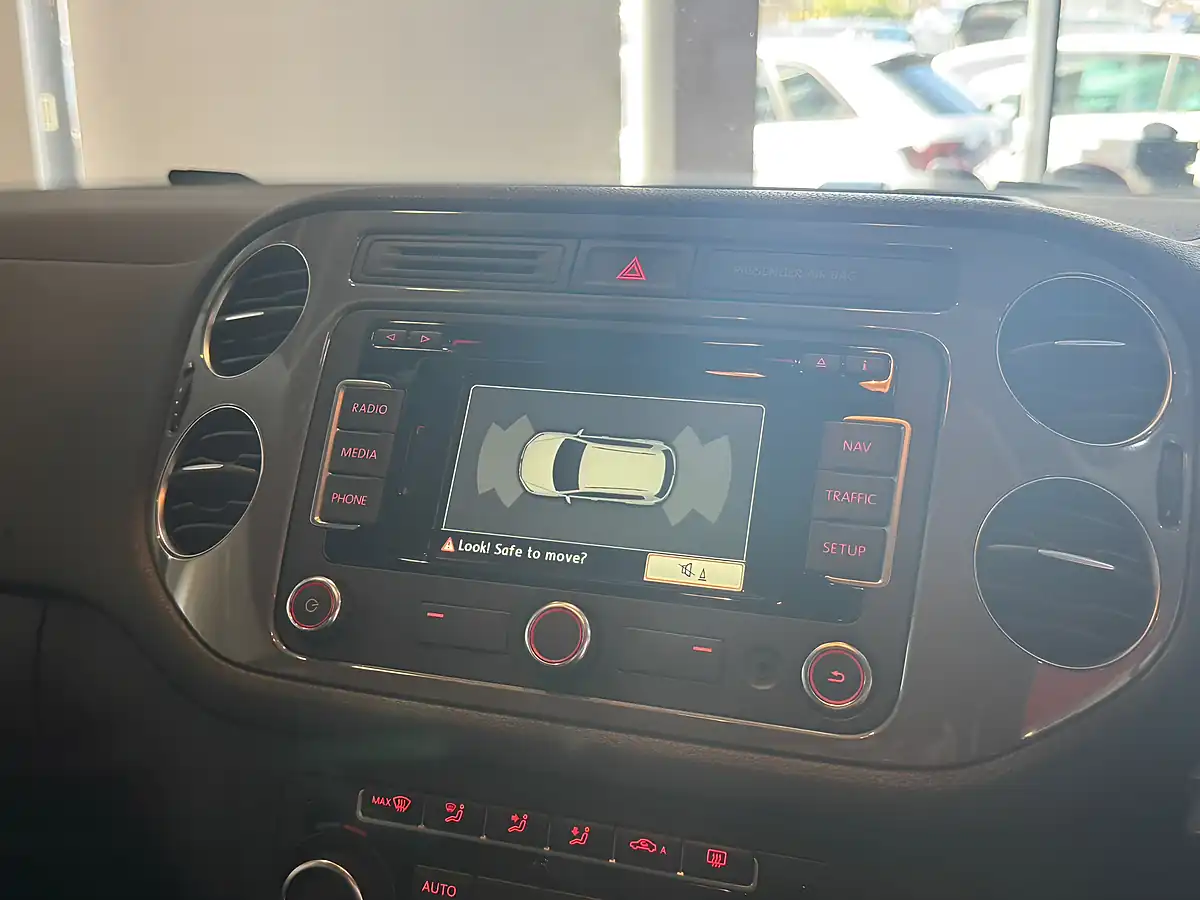 Used 2014 Volkswagen Tiguan Match Blue - Front View