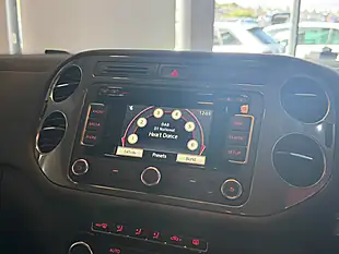 Used 2014 Volkswagen Tiguan Match Blue - Interior and Exterior details 2