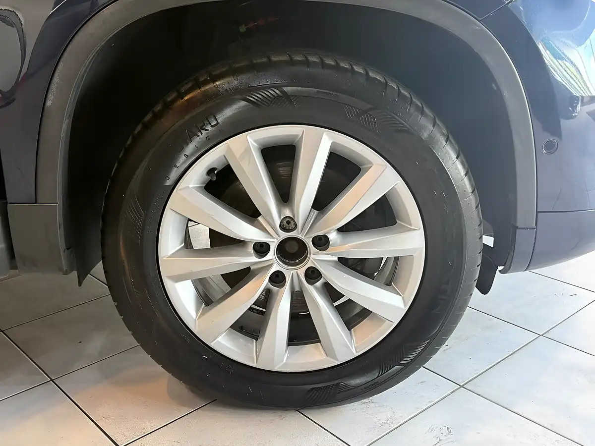 Used 2014 Volkswagen Tiguan Match Blue - Interior and Exterior details 9