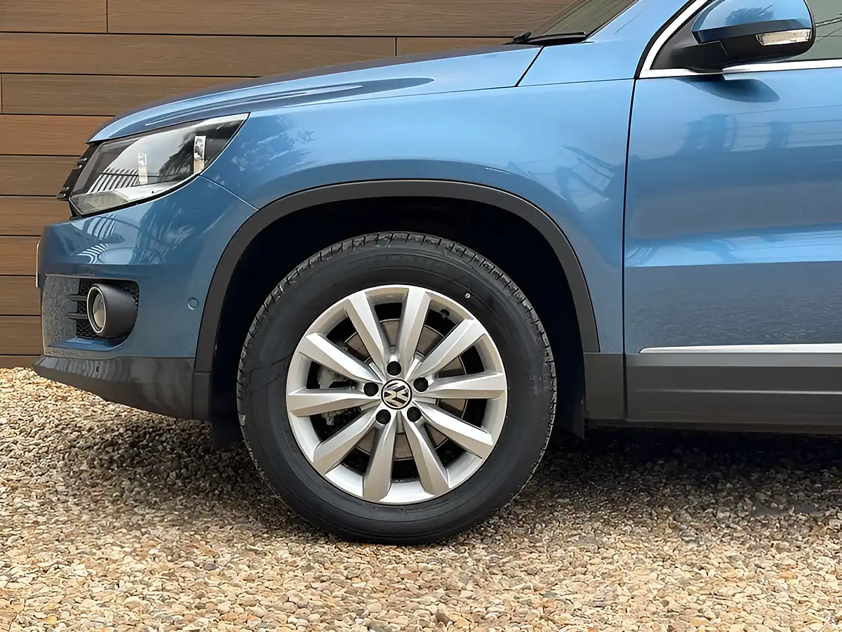 Used 2014 Volkswagen Tiguan Match Blue - Interior and Exterior details 10