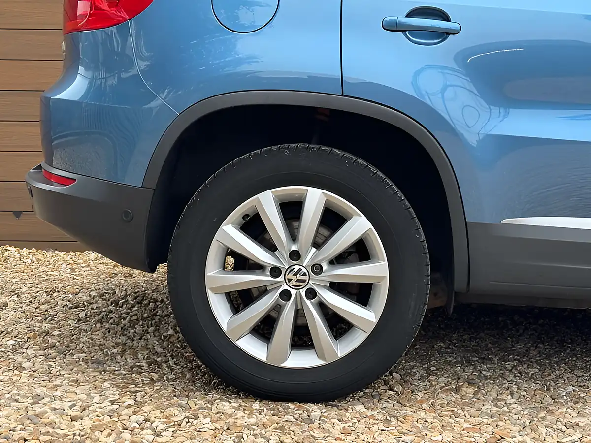 Used 2014 Volkswagen Tiguan Match Blue - Interior and Exterior details 12