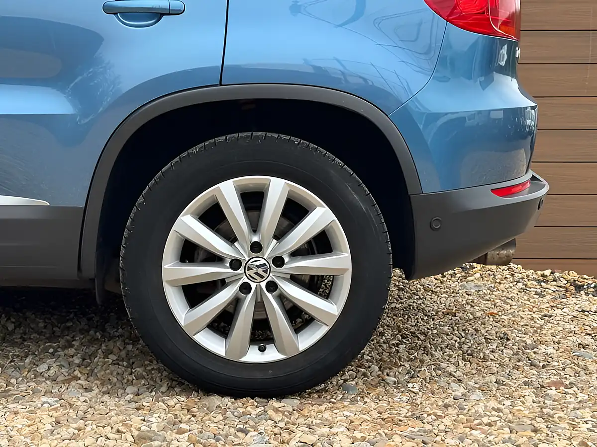 Used 2014 Volkswagen Tiguan Match Blue - Interior and Exterior details 13