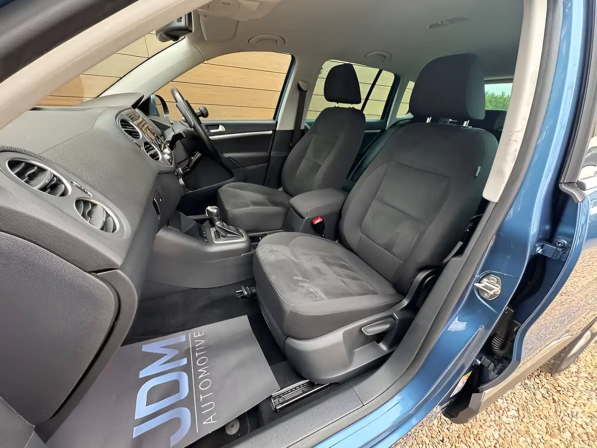 Used 2014 Volkswagen Tiguan Match Blue - Interior and Exterior details 17