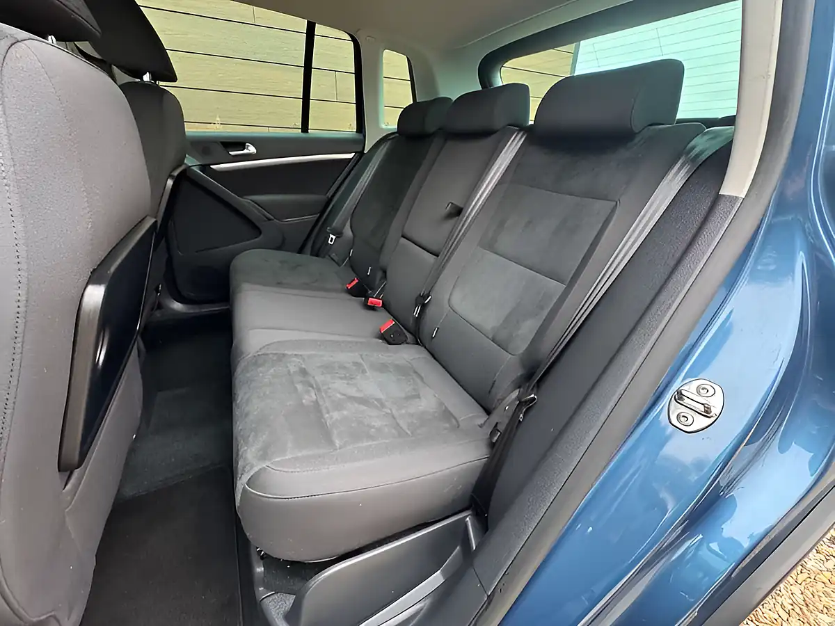 Used 2014 Volkswagen Tiguan Match Blue - Interior and Exterior details 18