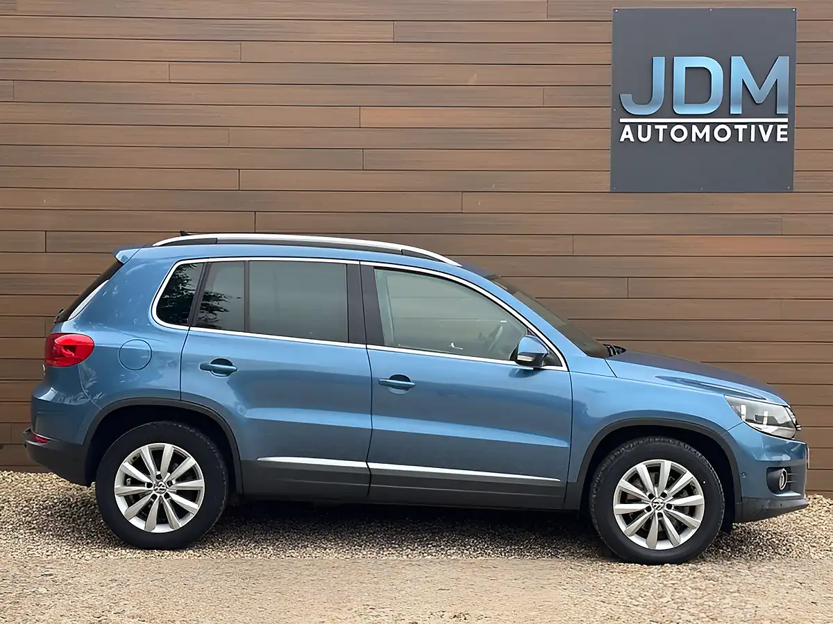 Used 2014 Volkswagen Tiguan Match Blue - Interior and Exterior details 2