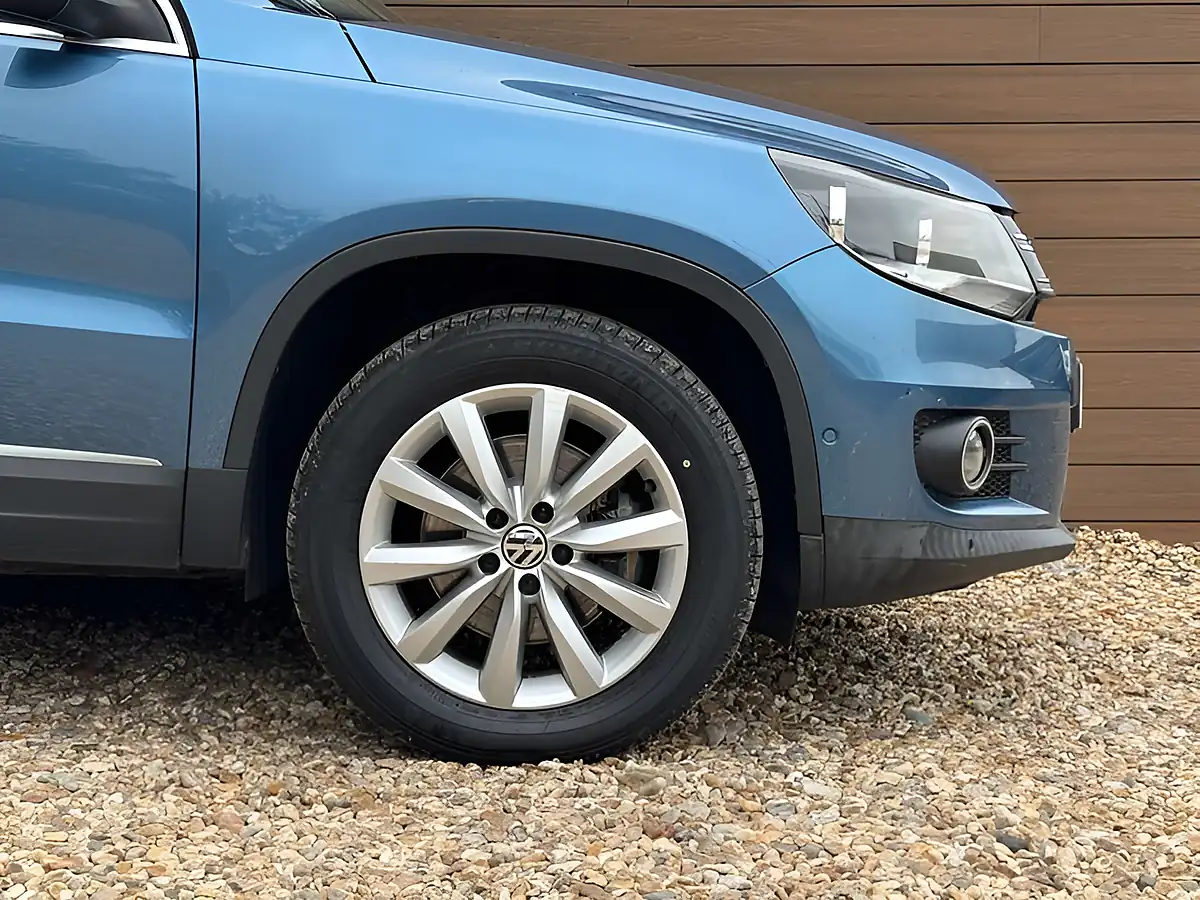 Used 2014 Volkswagen Tiguan Match Blue - Interior and Exterior details 9