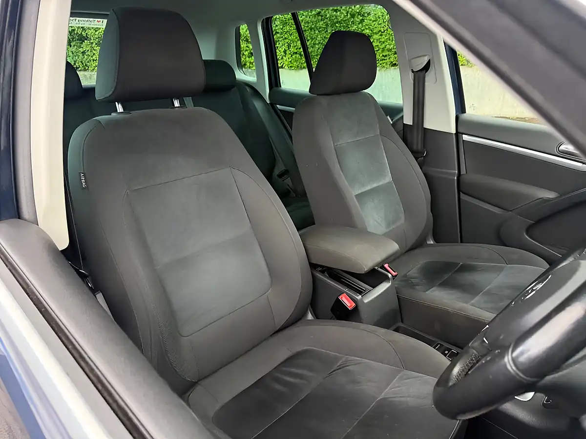 Used 2014 Volkswagen Tiguan Match Blue - Interior and Exterior details 11