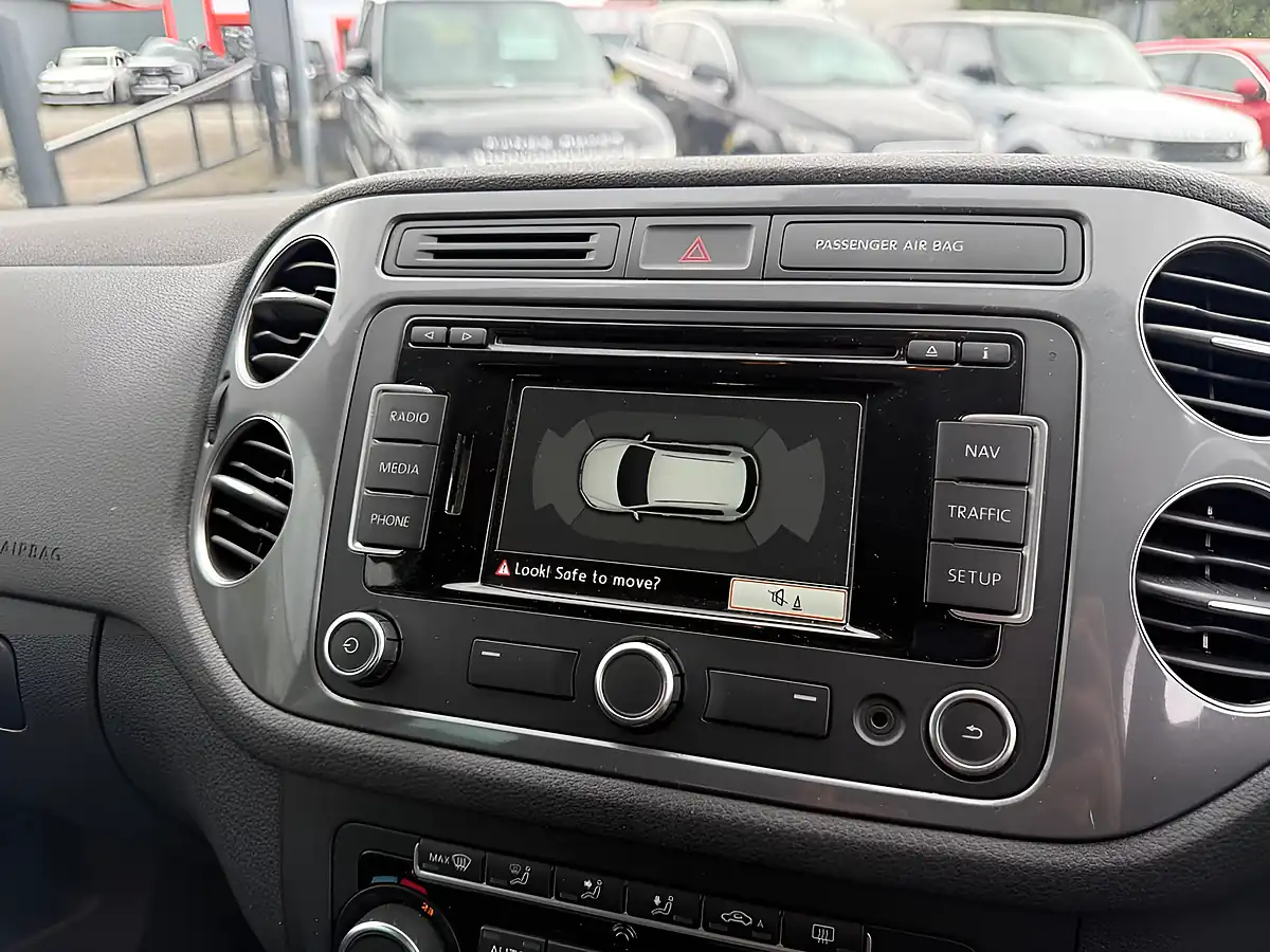 Used 2014 Volkswagen Tiguan Match Blue - Interior and Exterior details 14