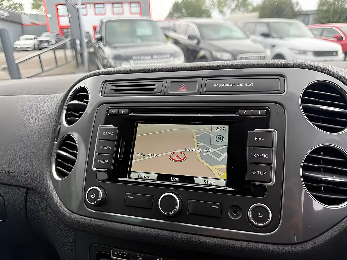 Used 2014 Volkswagen Tiguan Match Blue - Interior and Exterior details 15