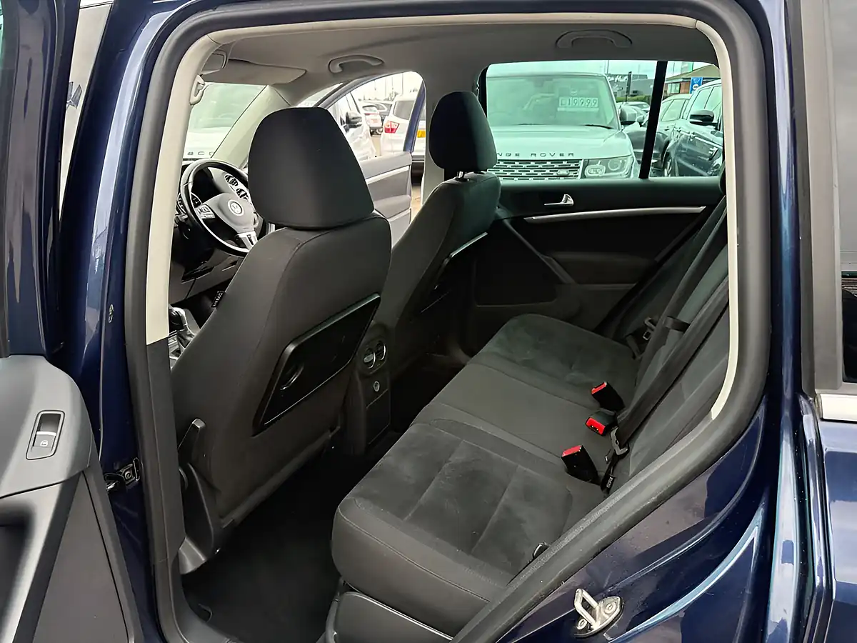 Used 2014 Volkswagen Tiguan Match Blue - Interior and Exterior details 18