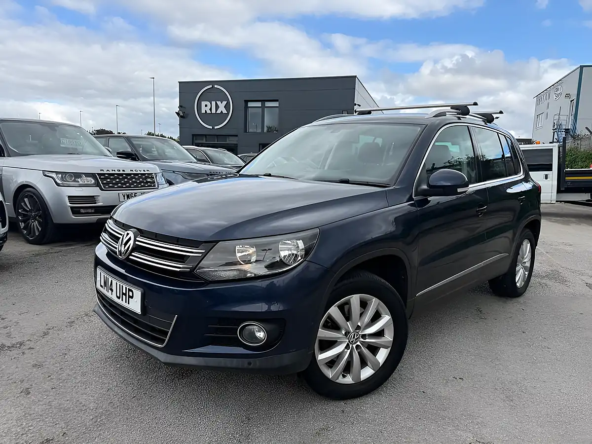 Used 2014 Volkswagen Tiguan Match Blue - Interior and Exterior details 2