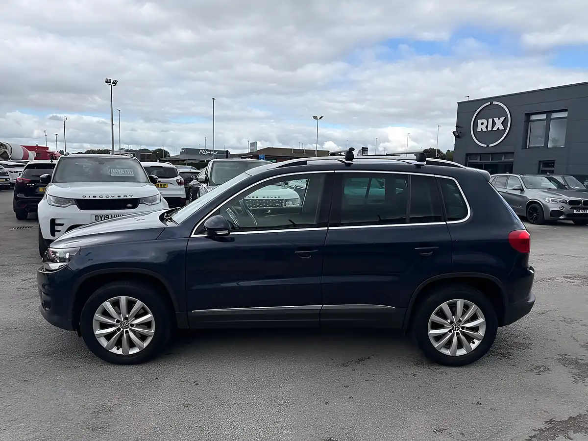 Used 2014 Volkswagen Tiguan Match Blue - Interior and Exterior details 3