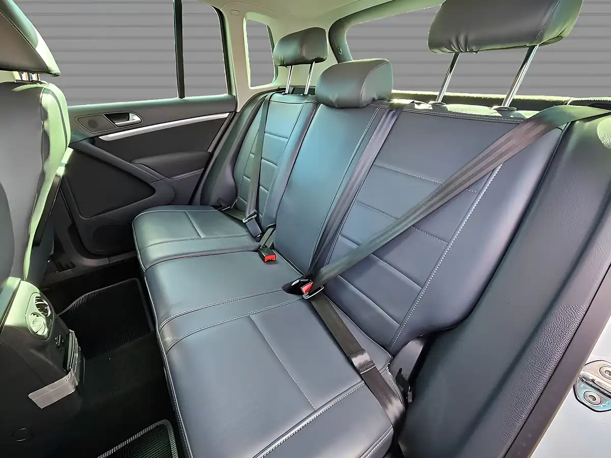 Used 2014 Volkswagen Tiguan Match Reflex Silver - Interior and Exterior details 18