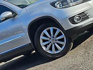 Used 2014 Volkswagen Tiguan Match Reflex Silver - Interior and Exterior details 8