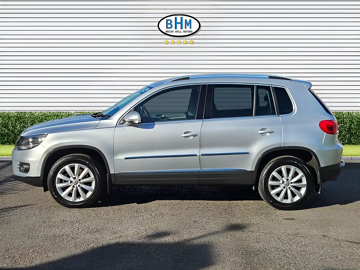 Used 2014 Volkswagen Tiguan Match Reflex Silver - Interior and Exterior details 9