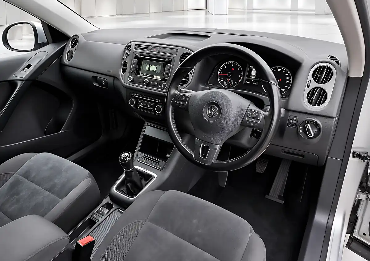 Used 2014 Volkswagen Tiguan Match Silver - Interior and Exterior details 10