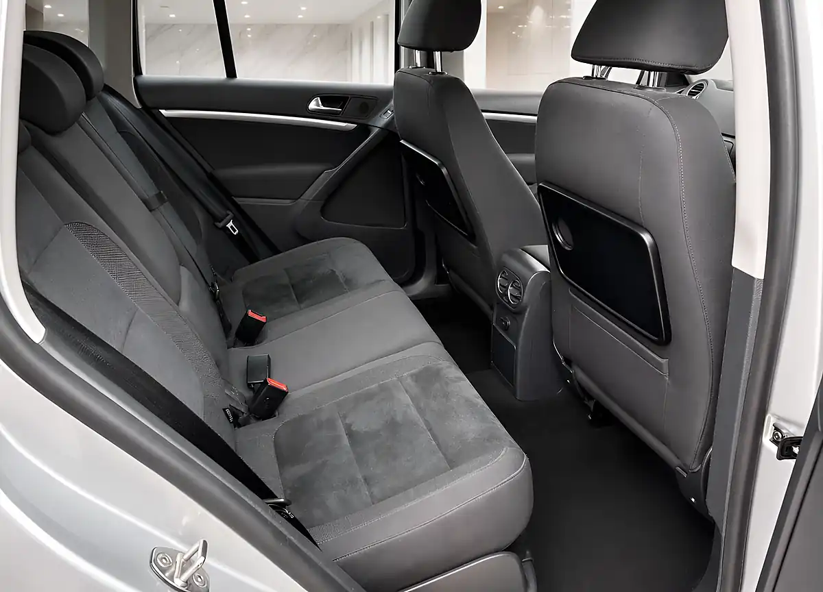 Used 2014 Volkswagen Tiguan Match Silver - Interior and Exterior details 11