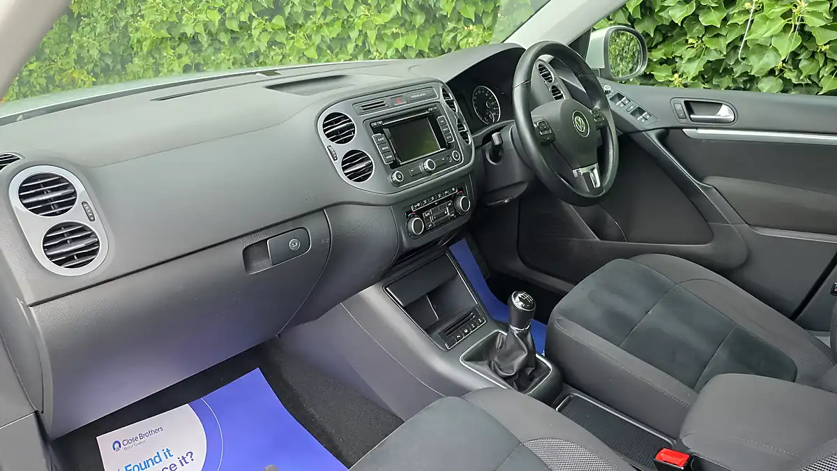 Used 2014 Volkswagen Tiguan Match Silver - Interior and Exterior details 12