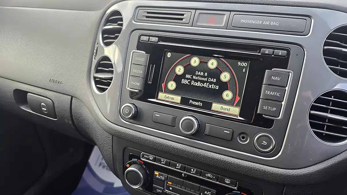 Used 2014 Volkswagen Tiguan Match Silver - Interior and Exterior details 18