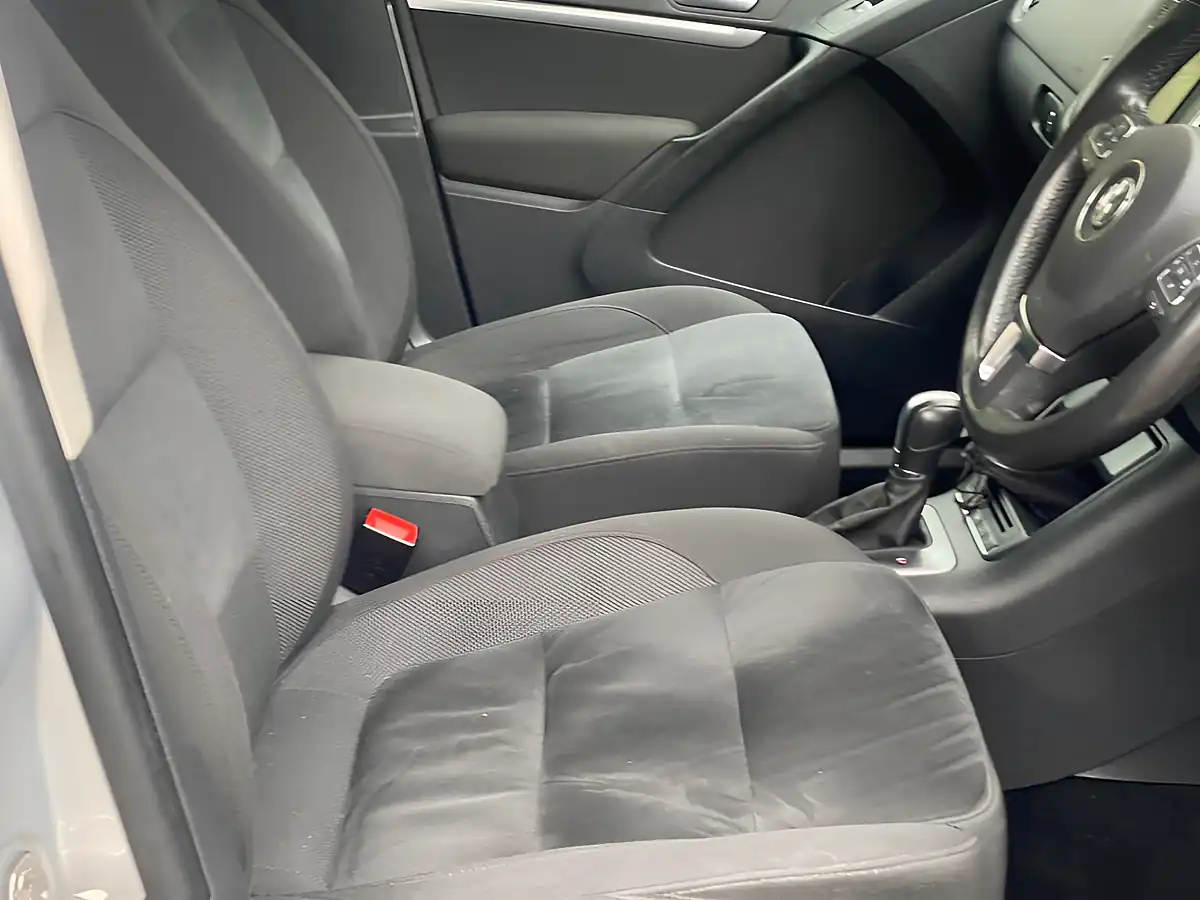 Used 2014 Volkswagen Tiguan Match Silver - Interior and Exterior details 12